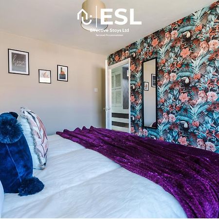3 Bedroom House With Garden And Driveway Parking - Less Than 10 Mins From Chester City Centre Bagian luar foto