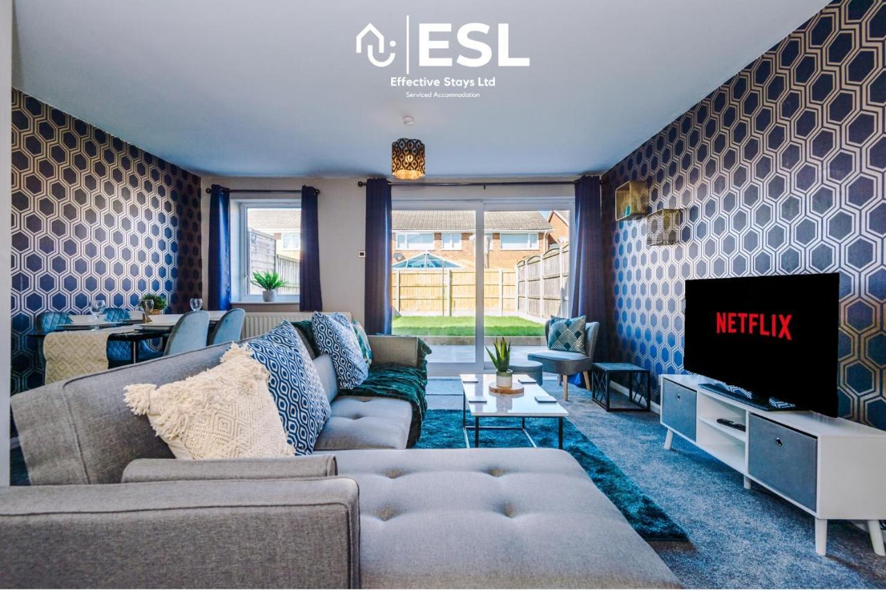 3 Bedroom House With Garden And Driveway Parking - Less Than 10 Mins From Chester City Centre Bagian luar foto