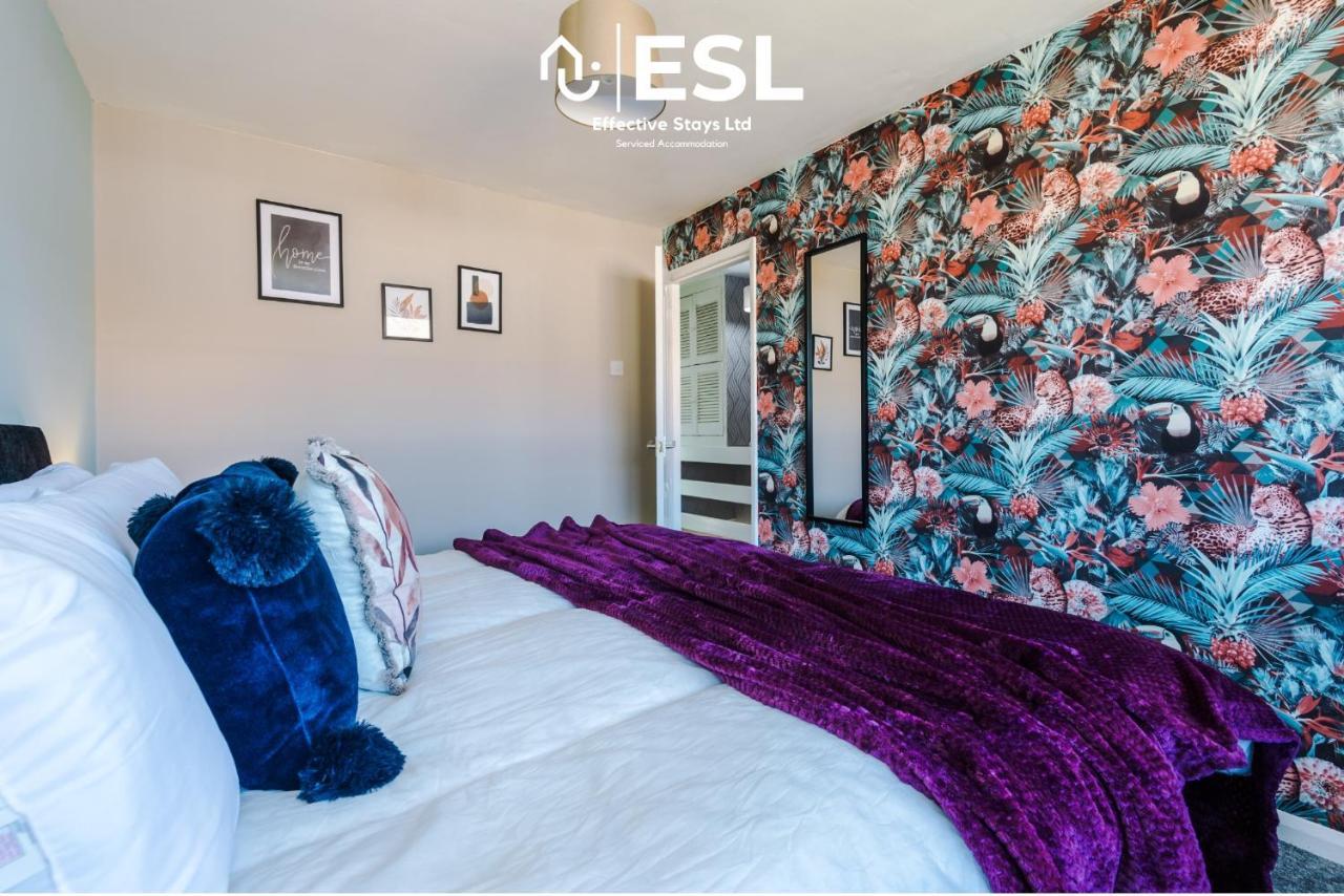 3 Bedroom House With Garden And Driveway Parking - Less Than 10 Mins From Chester City Centre Bagian luar foto