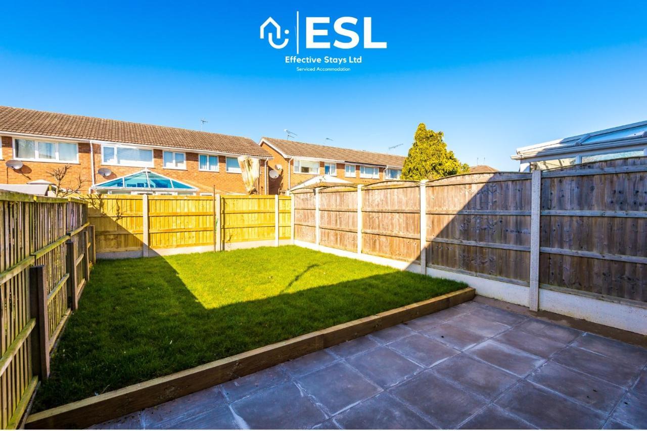 3 Bedroom House With Garden And Driveway Parking - Less Than 10 Mins From Chester City Centre Bagian luar foto