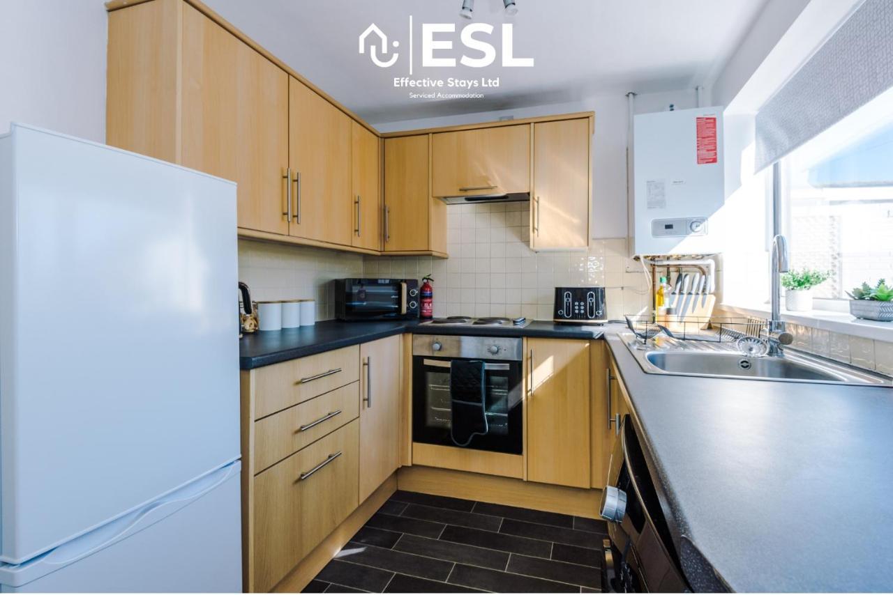 3 Bedroom House With Garden And Driveway Parking - Less Than 10 Mins From Chester City Centre Bagian luar foto