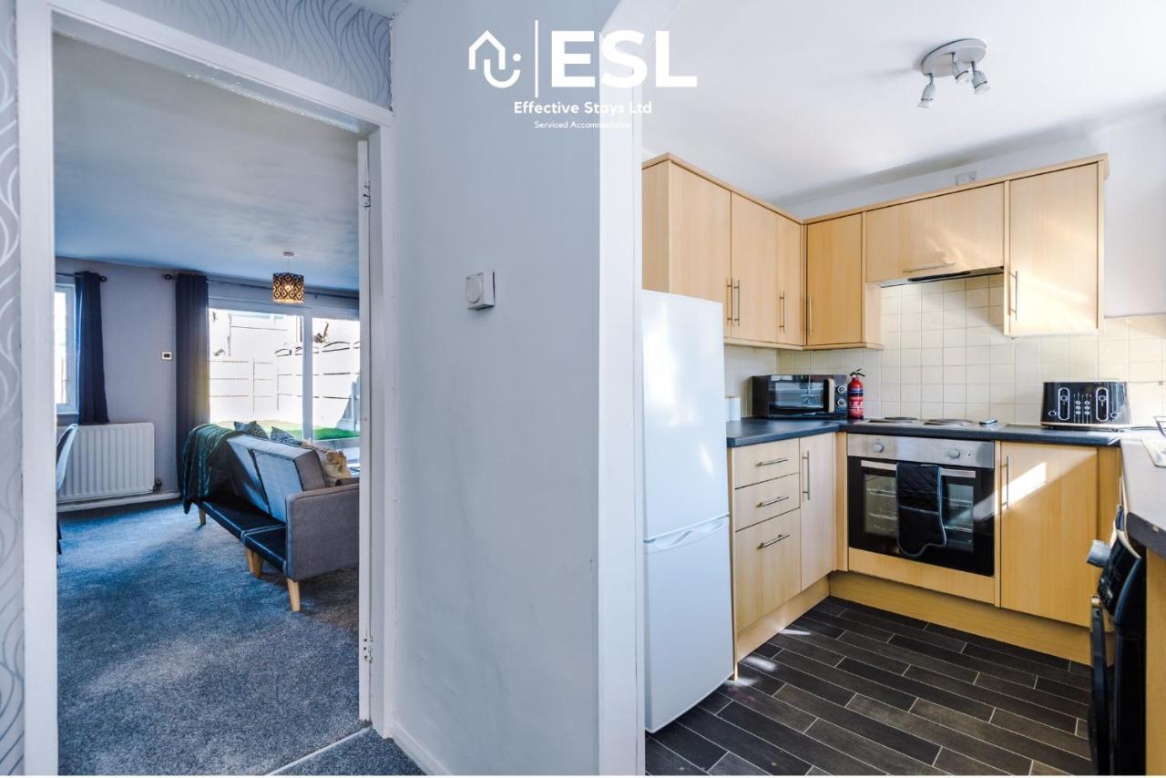 3 Bedroom House With Garden And Driveway Parking - Less Than 10 Mins From Chester City Centre Bagian luar foto