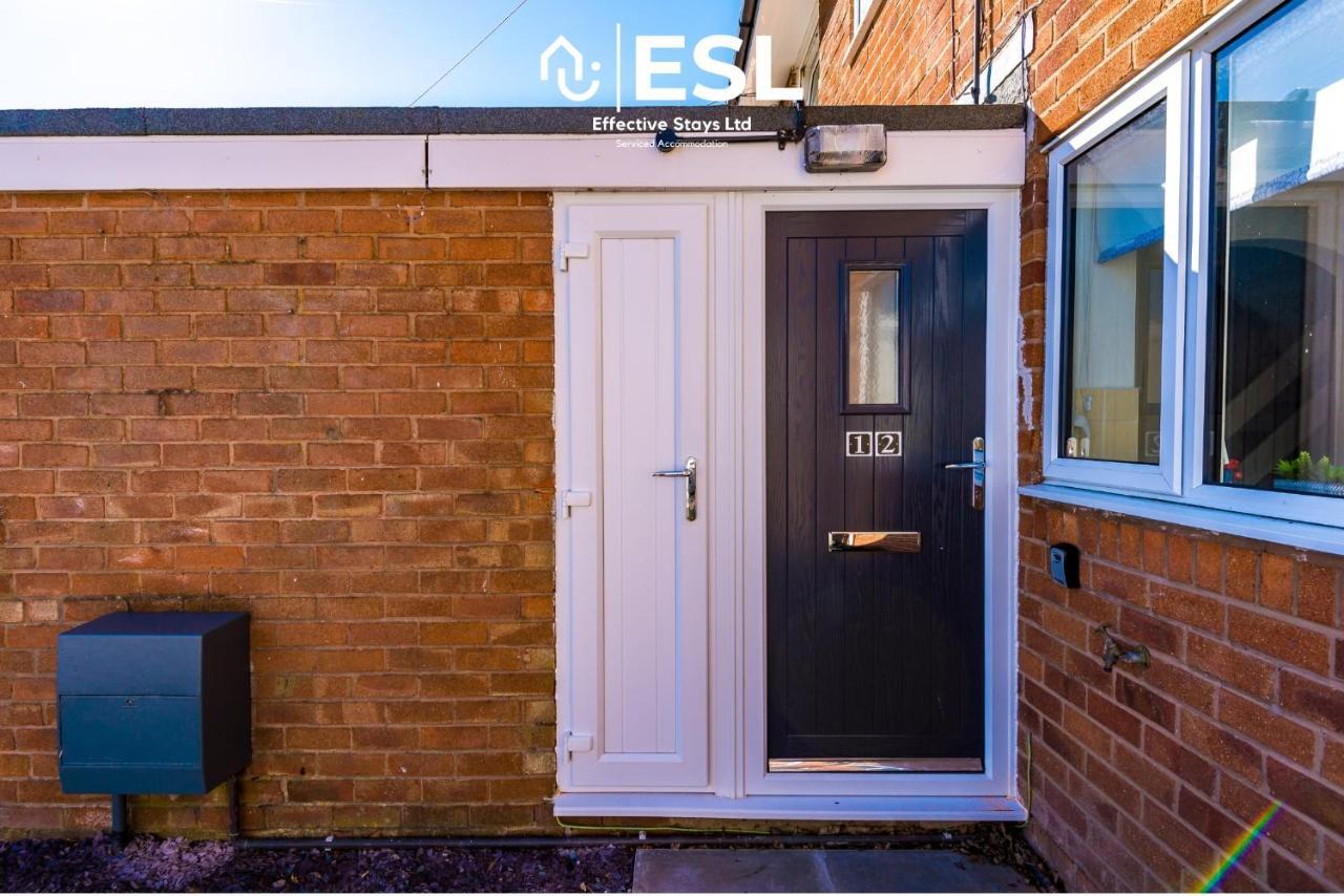 3 Bedroom House With Garden And Driveway Parking - Less Than 10 Mins From Chester City Centre Bagian luar foto
