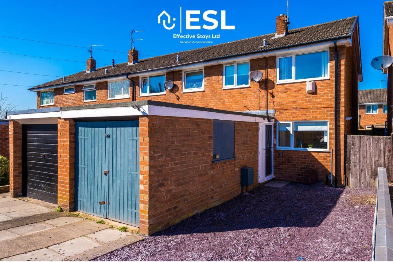 3 Bedroom House With Garden And Driveway Parking - Less Than 10 Mins From Chester City Centre Bagian luar foto