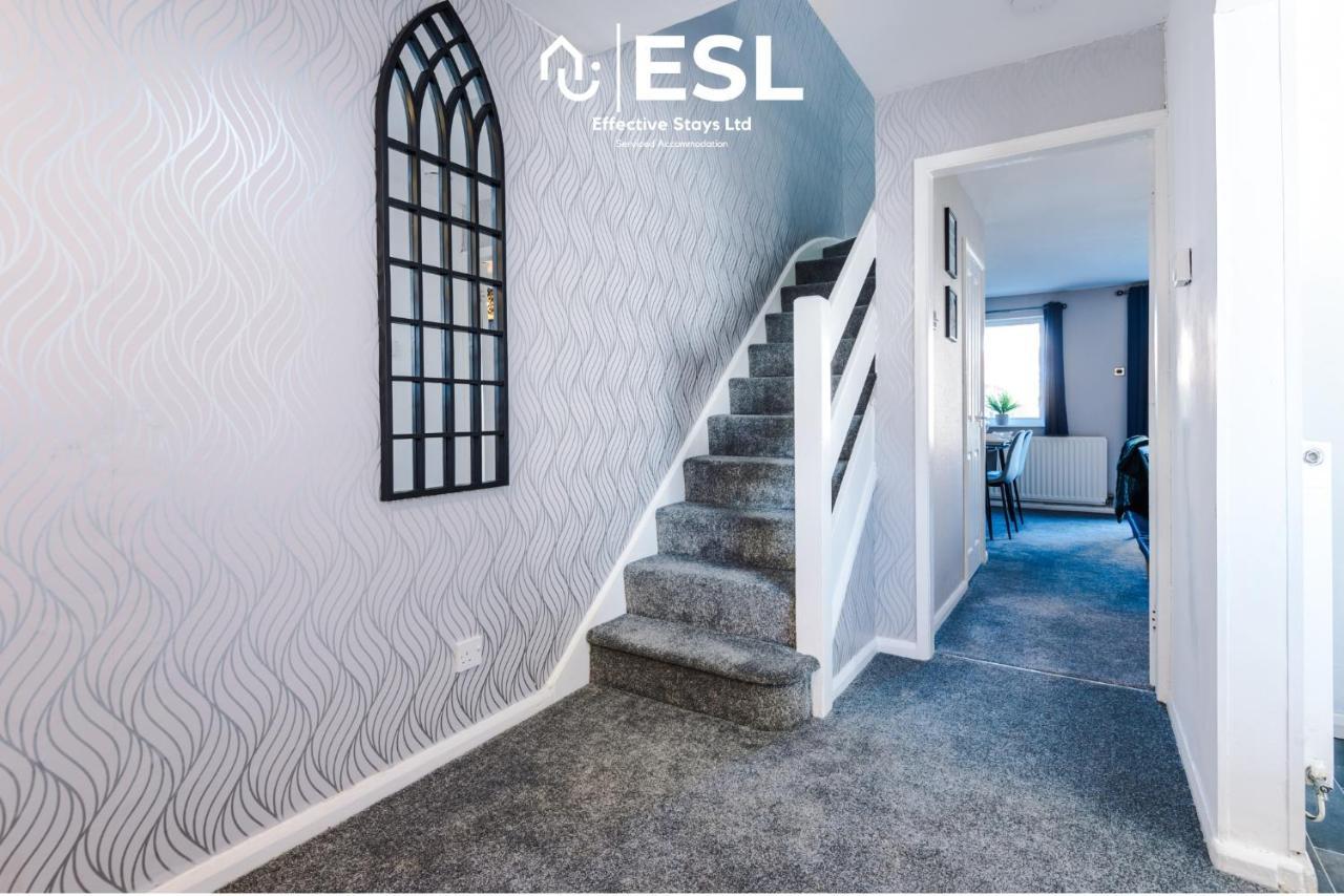 3 Bedroom House With Garden And Driveway Parking - Less Than 10 Mins From Chester City Centre Bagian luar foto