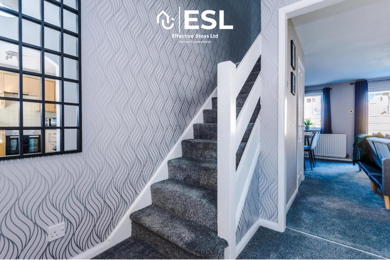 3 Bedroom House With Garden And Driveway Parking - Less Than 10 Mins From Chester City Centre Bagian luar foto