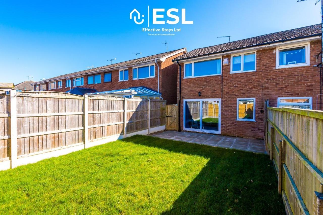 3 Bedroom House With Garden And Driveway Parking - Less Than 10 Mins From Chester City Centre Bagian luar foto